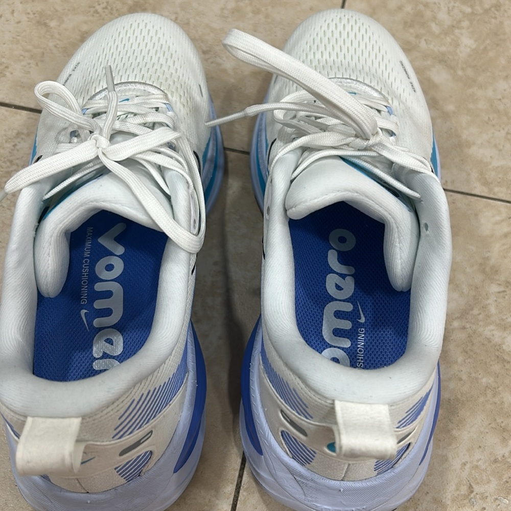 Nike Women’s Vomero 18 - Picture 3 of 7